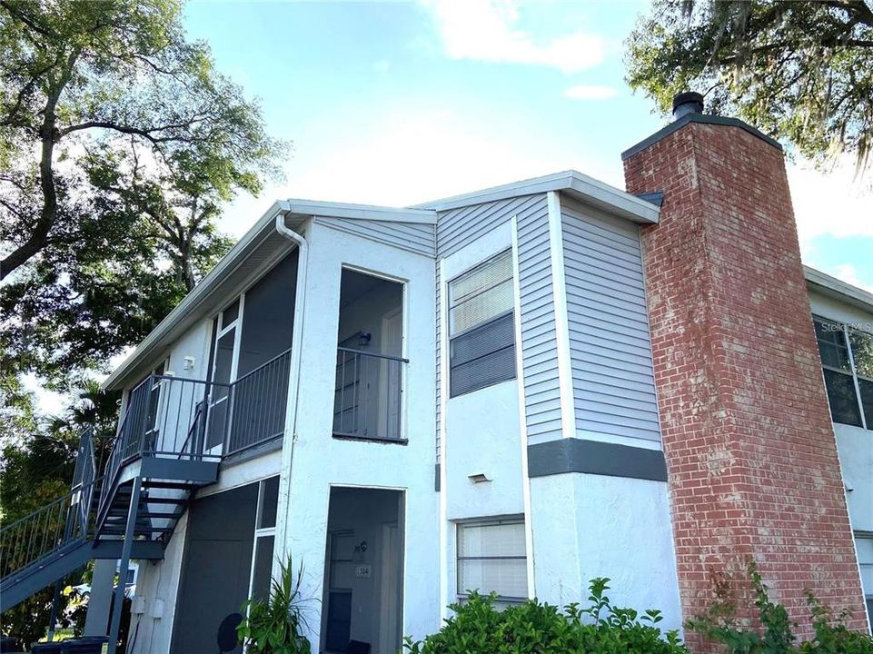 For Sale: $154,900 (2 beds, 2 baths, 912 Square Feet)