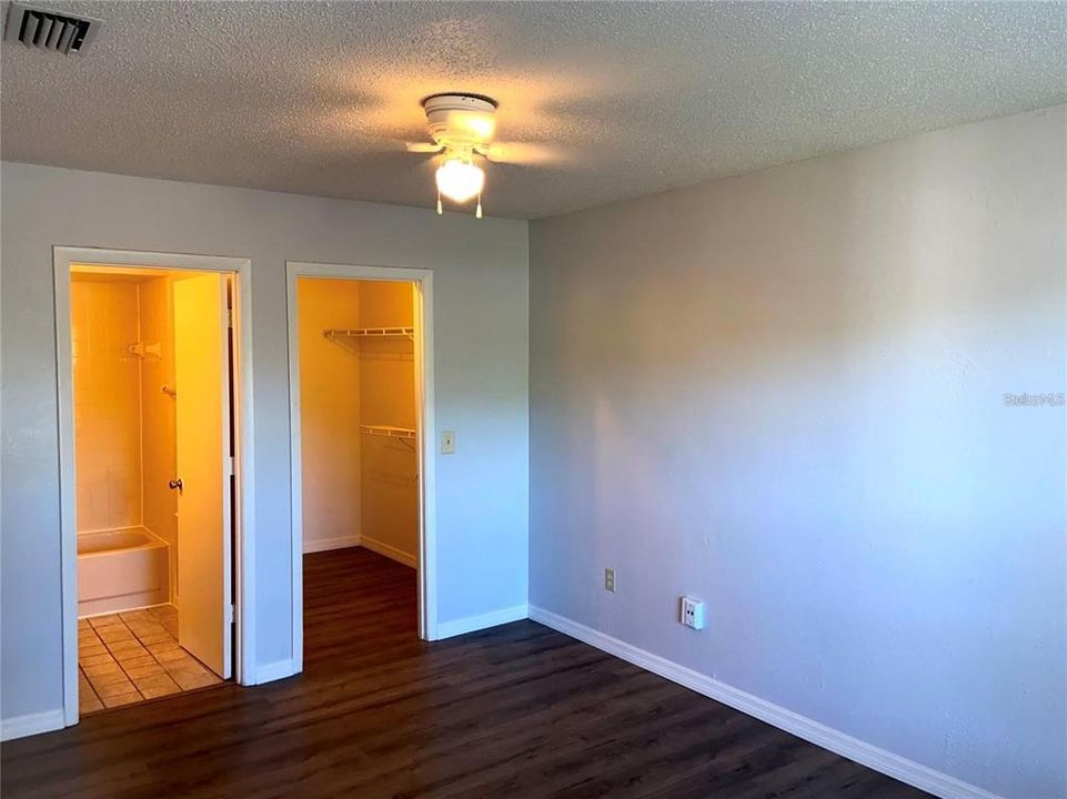 For Sale: $169,900 (2 beds, 2 baths, 912 Square Feet)