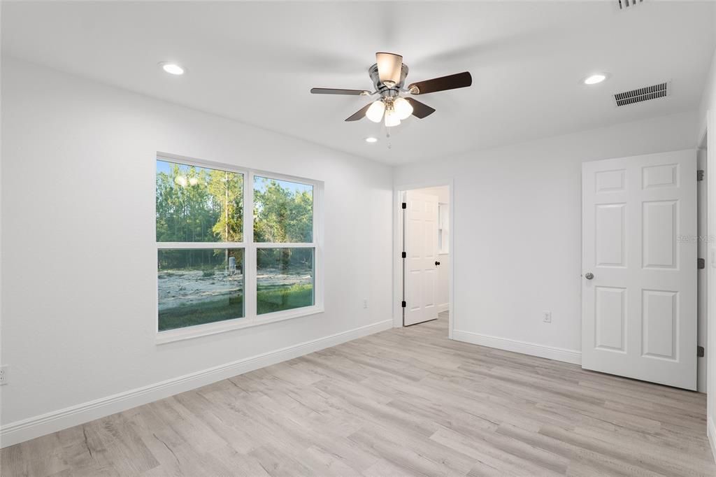 Active With Contract: $234,900 (3 beds, 2 baths, 1231 Square Feet)