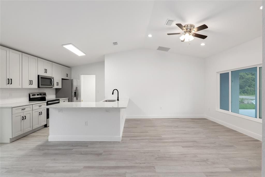 Active With Contract: $234,900 (3 beds, 2 baths, 1231 Square Feet)