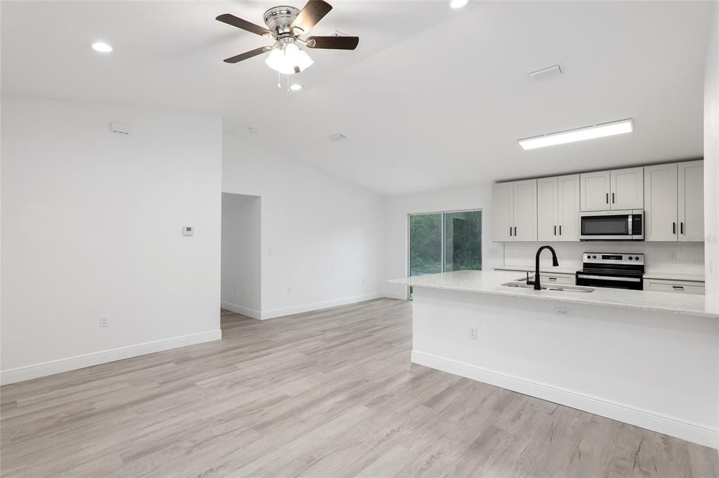 Active With Contract: $234,900 (3 beds, 2 baths, 1231 Square Feet)