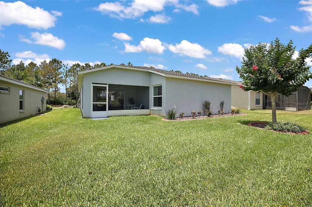 Good size back yard overlooking Golf Course