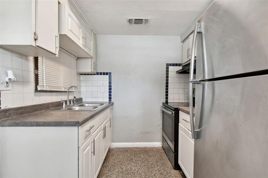 For Rent: $3,366 (4 beds, 2 baths, 1056 Square Feet)