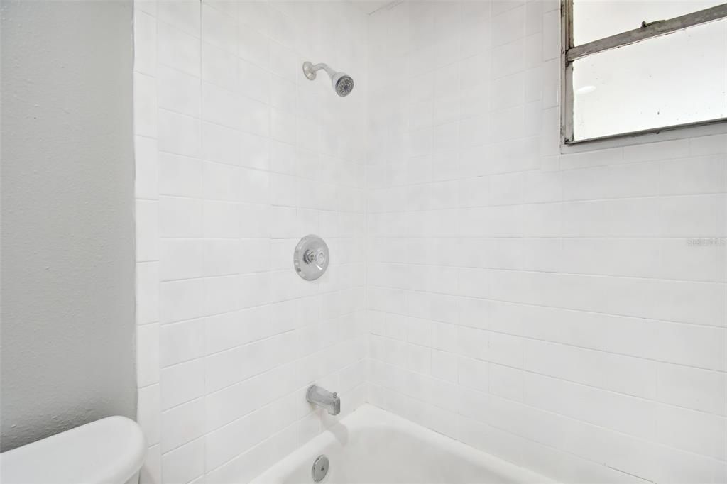 For Rent: $3,366 (4 beds, 2 baths, 1056 Square Feet)