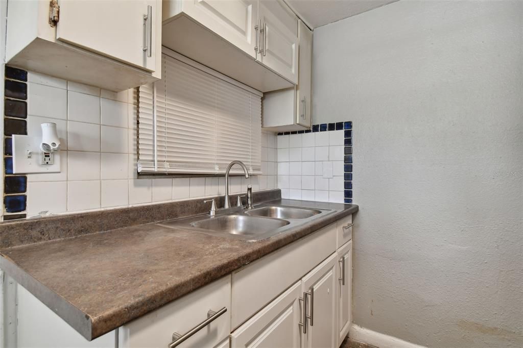 For Rent: $3,366 (4 beds, 2 baths, 1056 Square Feet)