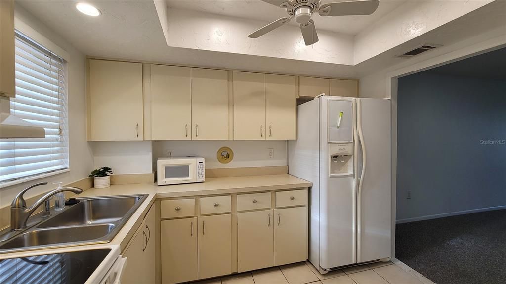 For Sale: $137,000 (2 beds, 1 baths, 960 Square Feet)
