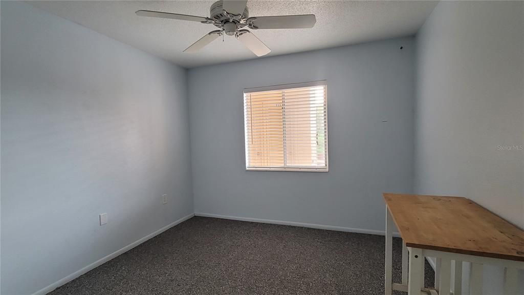 For Sale: $137,000 (2 beds, 1 baths, 960 Square Feet)