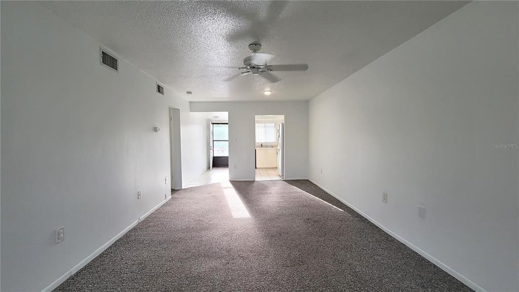 For Sale: $131,000 (2 beds, 1 baths, 960 Square Feet)