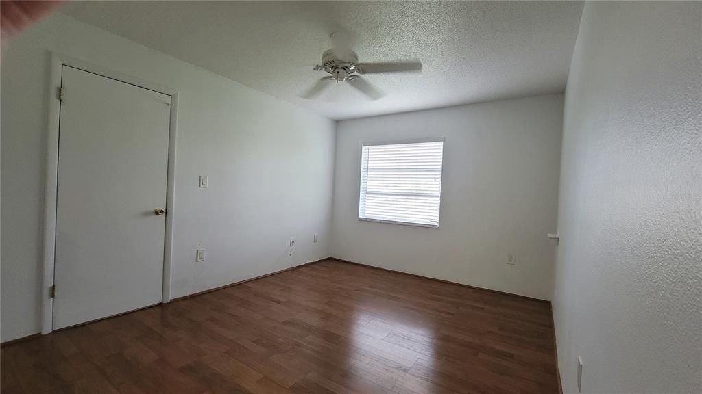 For Sale: $131,000 (2 beds, 1 baths, 960 Square Feet)