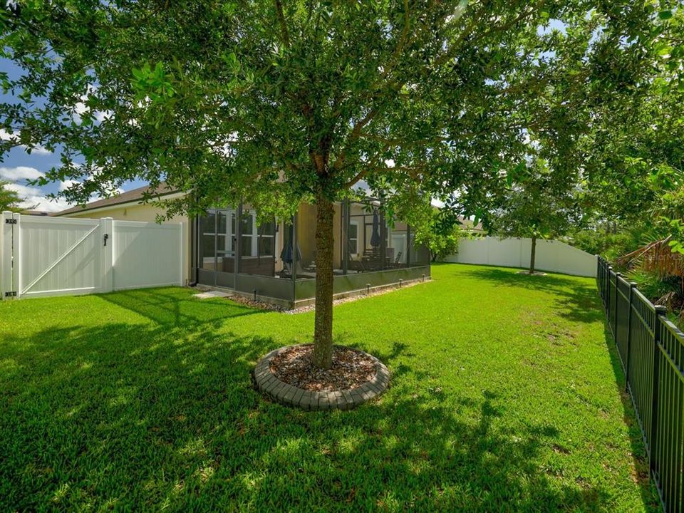 Active With Contract: $410,000 (3 beds, 2 baths, 1951 Square Feet)