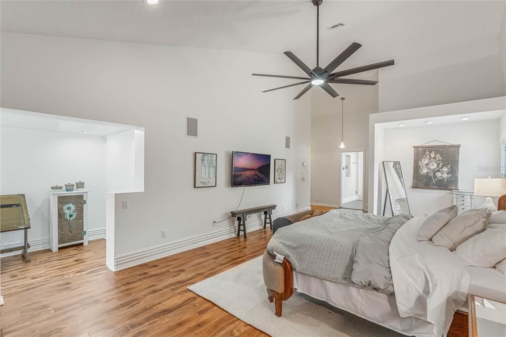 Master bedroom overlooking flex room