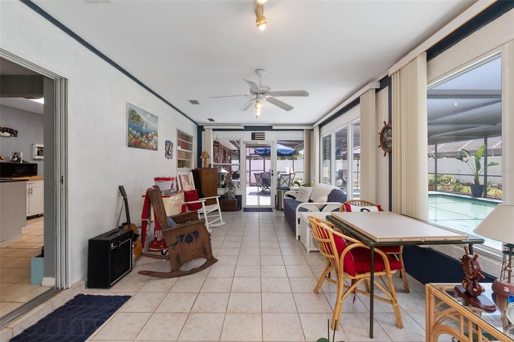Active With Contract: $315,000 (2 beds, 2 baths, 1702 Square Feet)