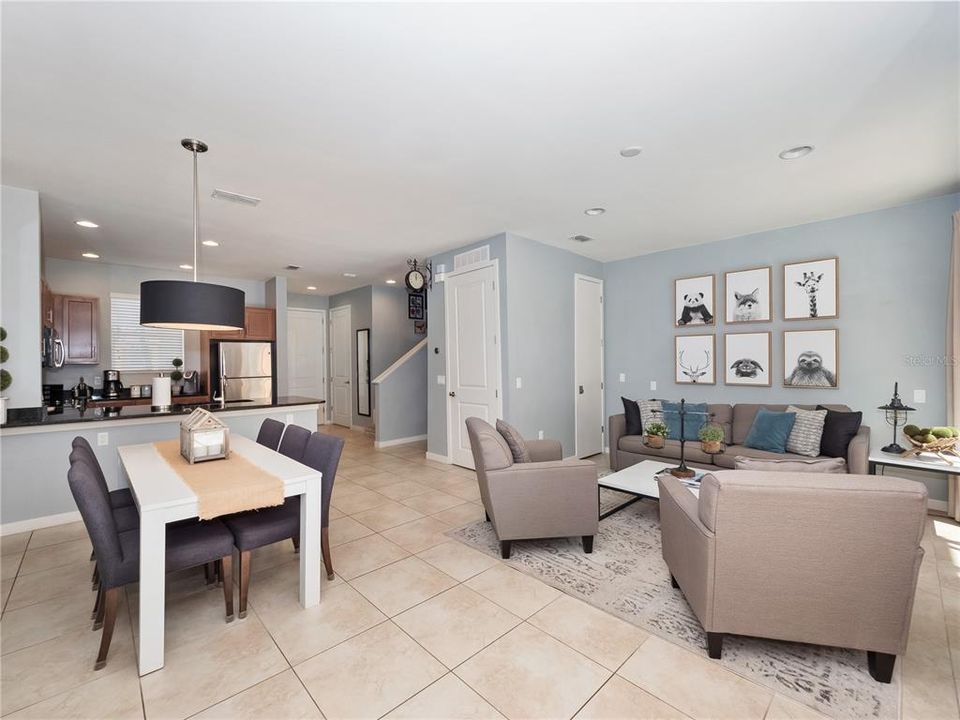 Active With Contract: $340,000 (2 beds, 2 baths, 1350 Square Feet)