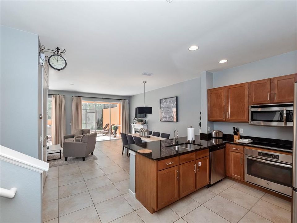 Active With Contract: $340,000 (2 beds, 2 baths, 1350 Square Feet)