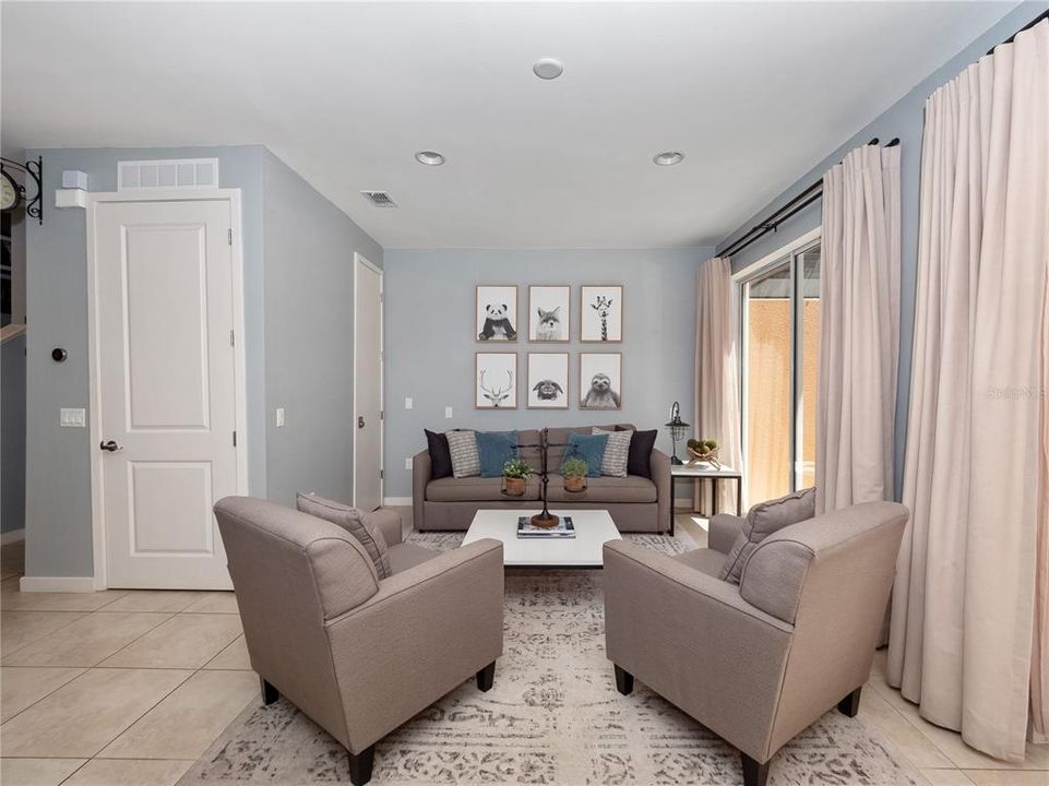 Active With Contract: $340,000 (2 beds, 2 baths, 1350 Square Feet)