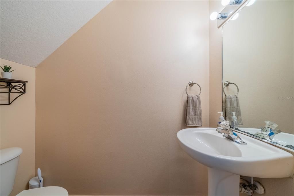 For Sale: $240,000 (2 beds, 1 baths, 1184 Square Feet)