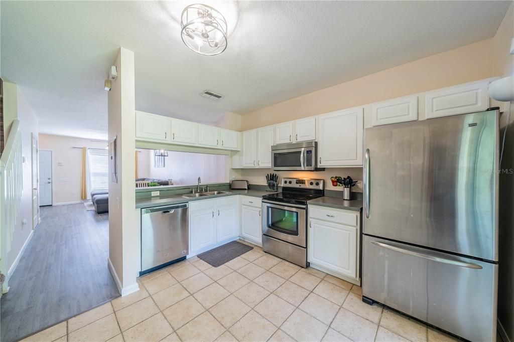 For Sale: $240,000 (2 beds, 1 baths, 1184 Square Feet)