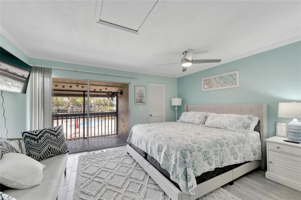 For Sale: $319,000 (2 beds, 2 baths, 1296 Square Feet)