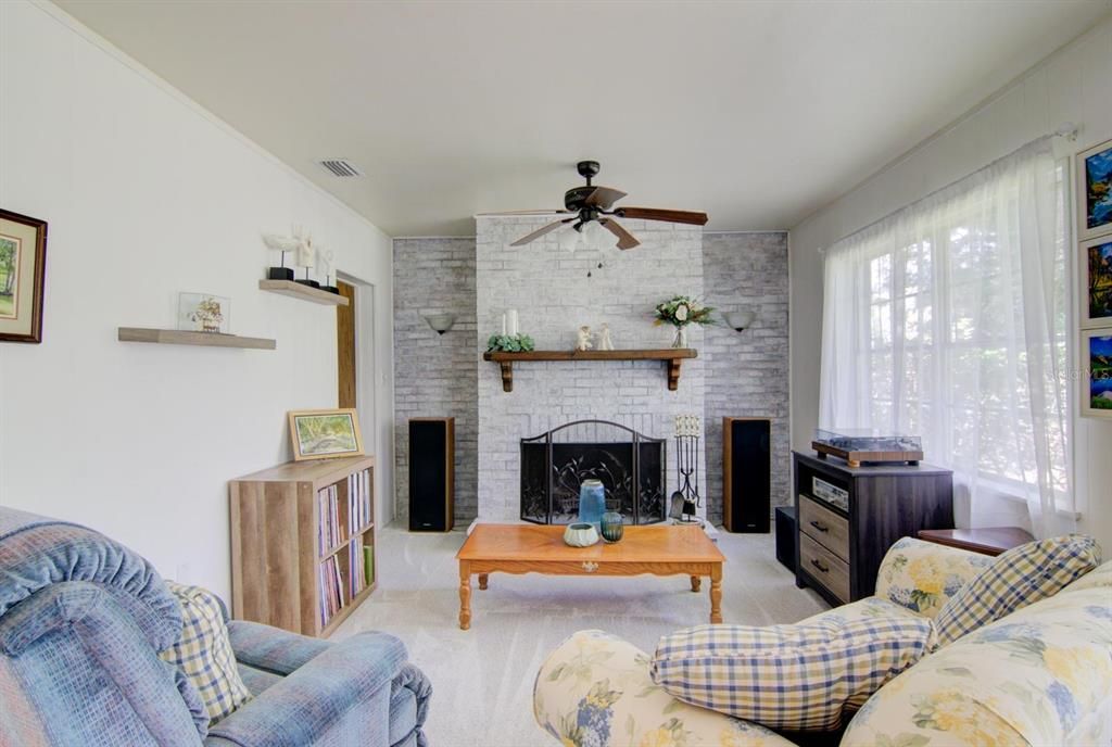 Active With Contract: $329,900 (3 beds, 2 baths, 1722 Square Feet)