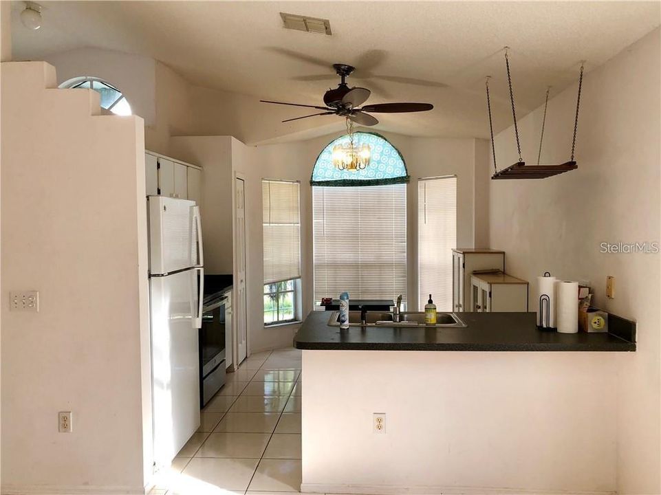 For Rent: $2,300 (3 beds, 2 baths, 1168 Square Feet)