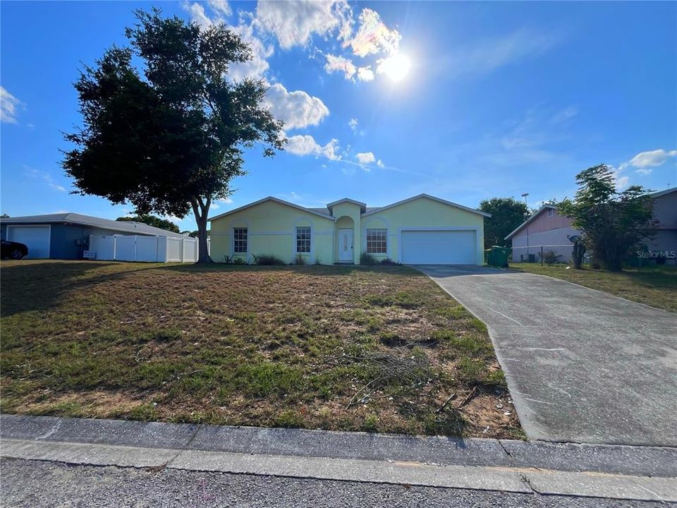 For Sale: $279,000 (3 beds, 2 baths, 1222 Square Feet)