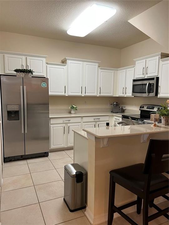 For Rent: $3,200 (4 beds, 2 baths, 2028 Square Feet)