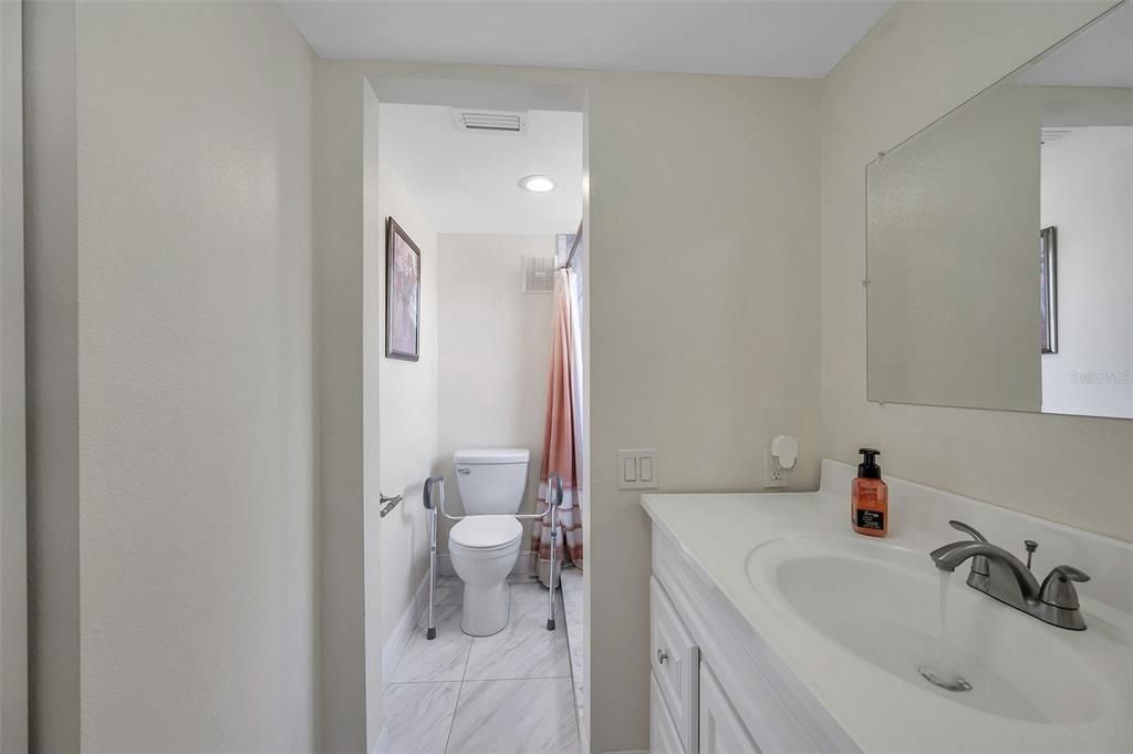 For Sale: $245,000 (2 beds, 2 baths, 1305 Square Feet)