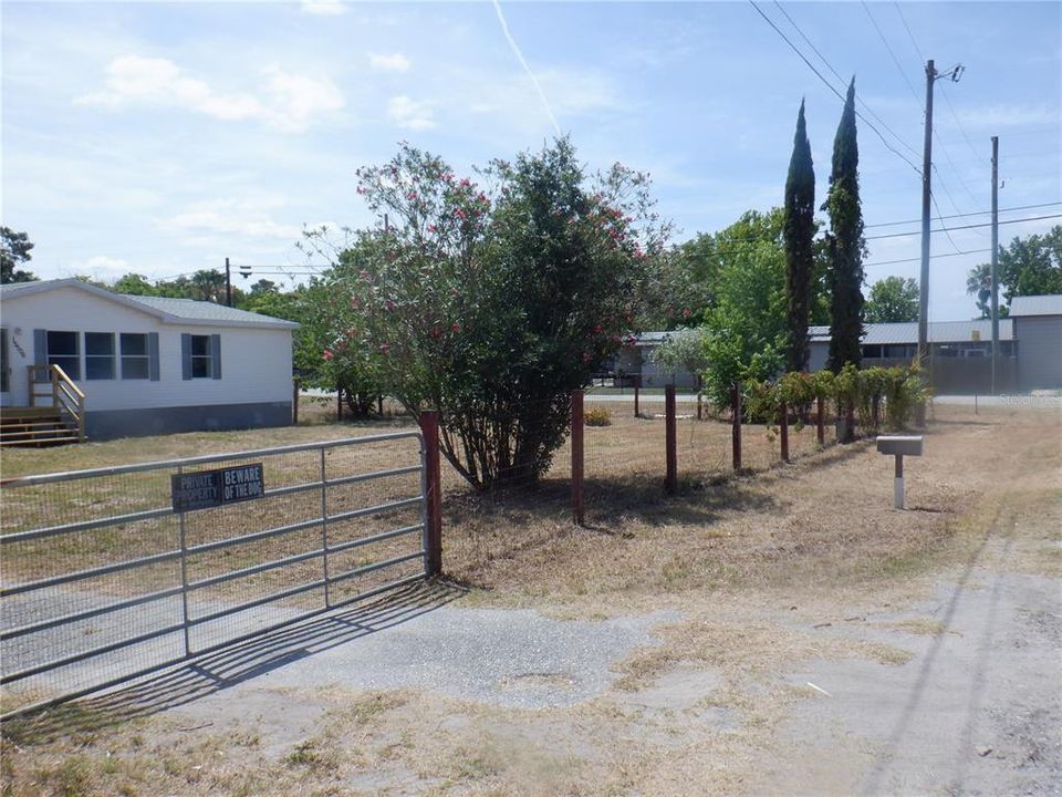 Active With Contract: $220,000 (3 beds, 2 baths, 1800 Square Feet)