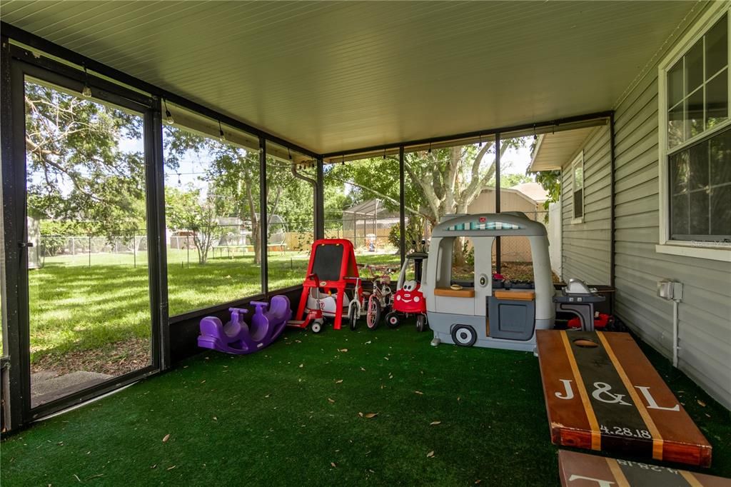 Large Screened Patio