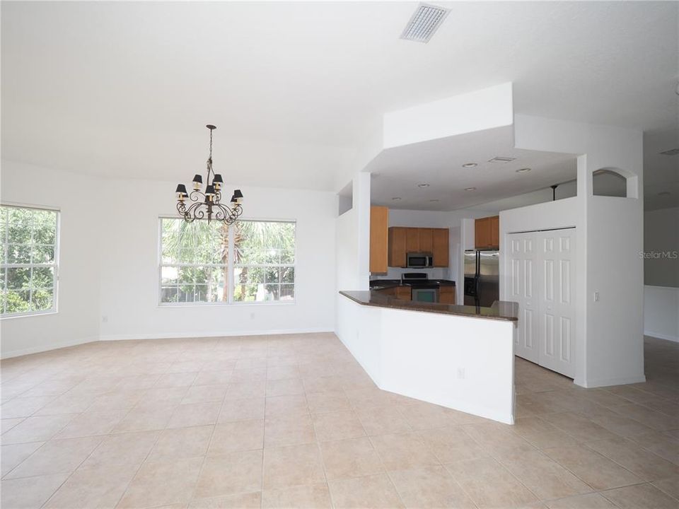 For Rent: $2,700 (3 beds, 2 baths, 2295 Square Feet)