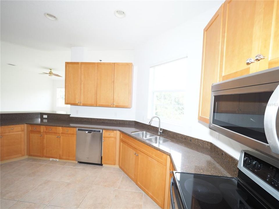 For Rent: $2,700 (3 beds, 2 baths, 2295 Square Feet)