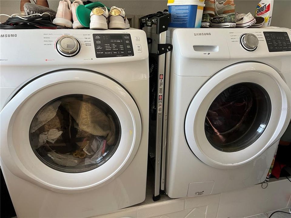 Washer & dryer included