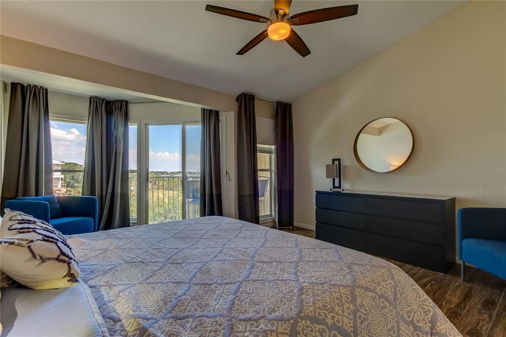 En Venta: $569,000 (3 camas, 3 baños, 1834 Pies cuadrados)