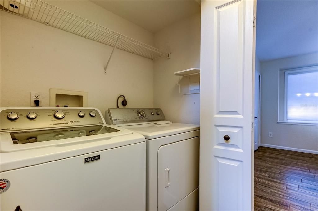 En Venta: $569,000 (3 camas, 3 baños, 1834 Pies cuadrados)