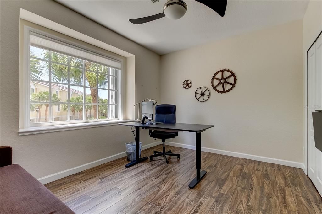 En Venta: $569,000 (3 camas, 3 baños, 1834 Pies cuadrados)