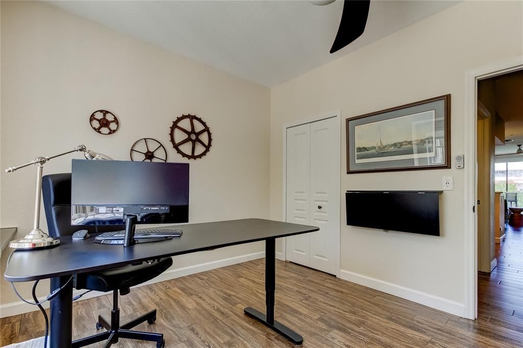 En Venta: $569,000 (3 camas, 3 baños, 1834 Pies cuadrados)