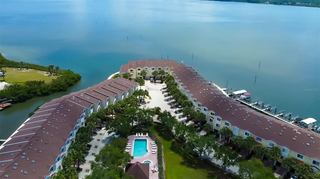 En Venta: $569,000 (3 camas, 3 baños, 1834 Pies cuadrados)