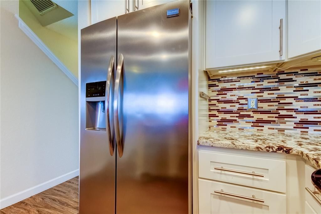 En Venta: $569,000 (3 camas, 3 baños, 1834 Pies cuadrados)