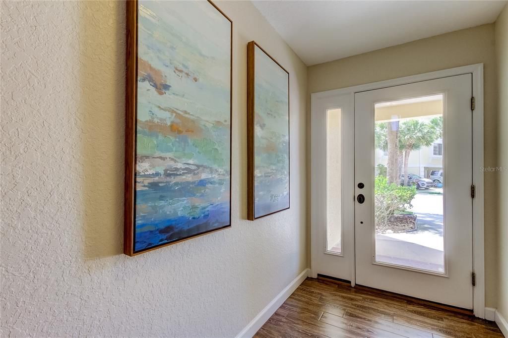 En Venta: $569,000 (3 camas, 3 baños, 1834 Pies cuadrados)