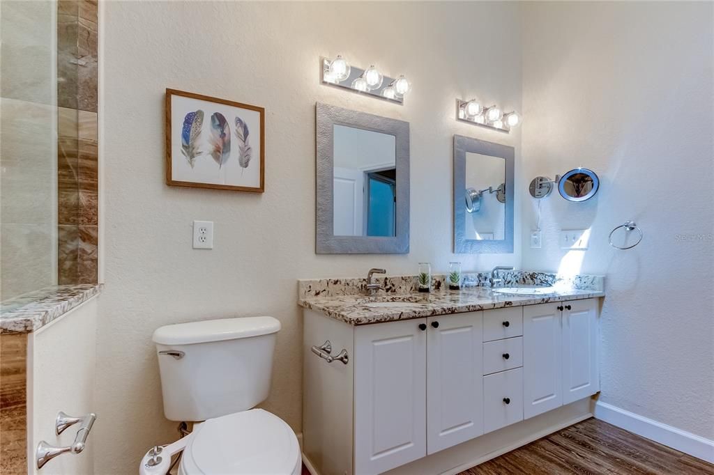 En Venta: $569,000 (3 camas, 3 baños, 1834 Pies cuadrados)