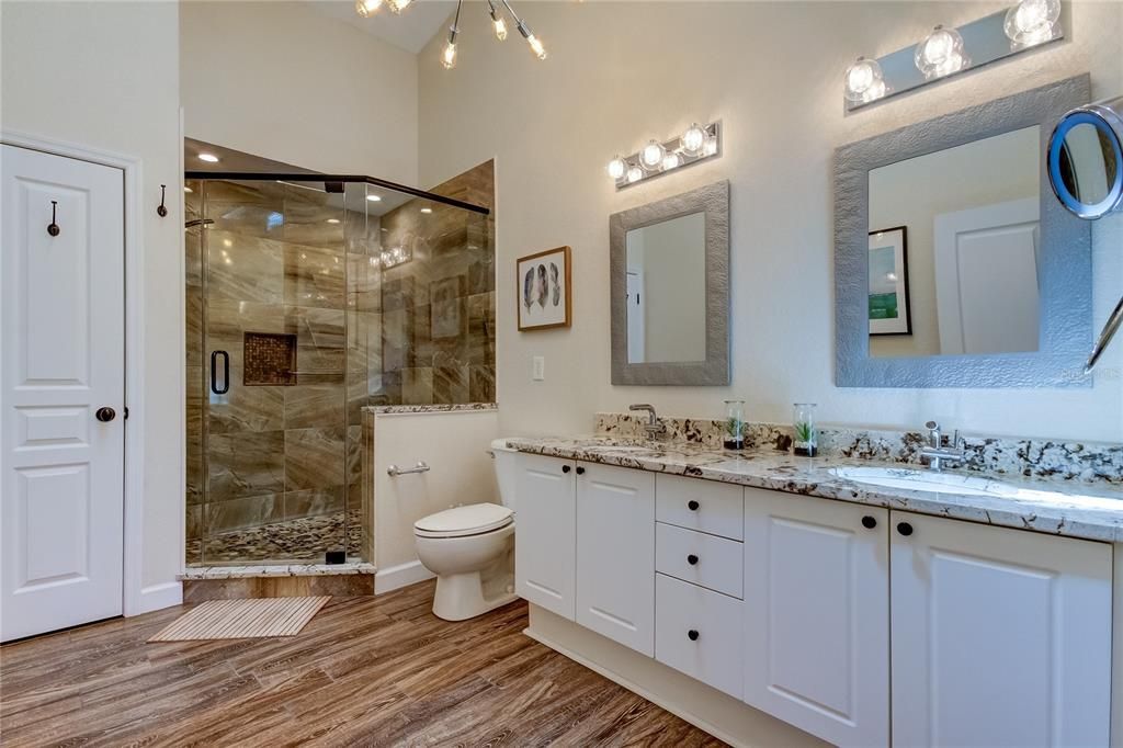 En Venta: $569,000 (3 camas, 3 baños, 1834 Pies cuadrados)