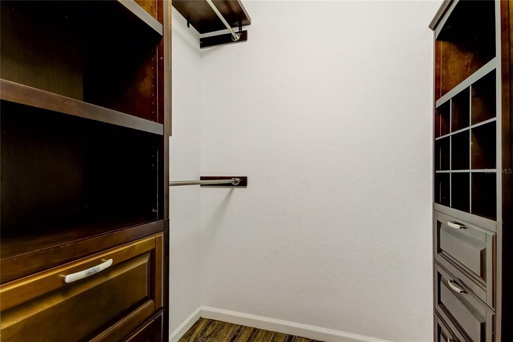 En Venta: $569,000 (3 camas, 3 baños, 1834 Pies cuadrados)