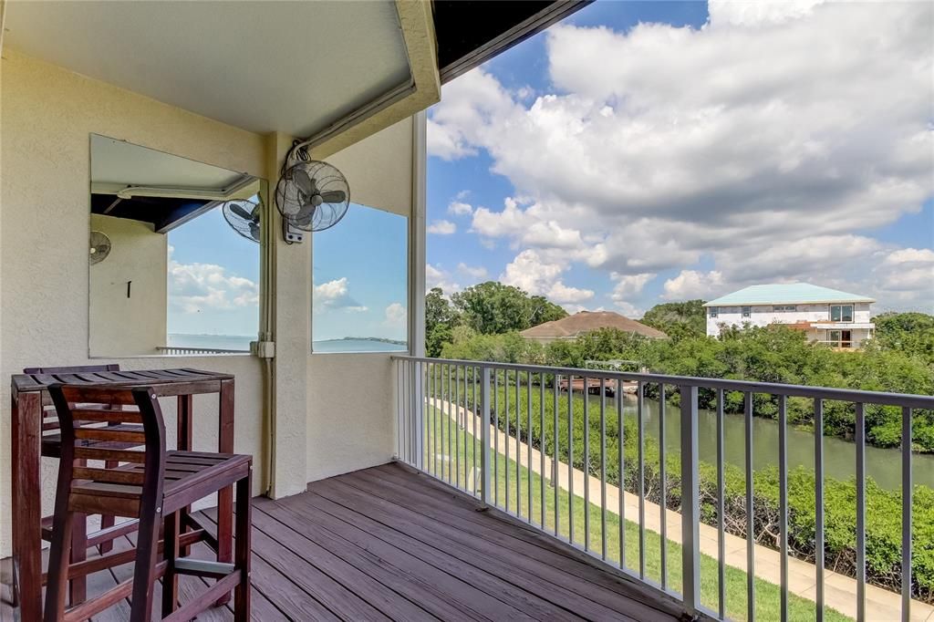 En Venta: $569,000 (3 camas, 3 baños, 1834 Pies cuadrados)