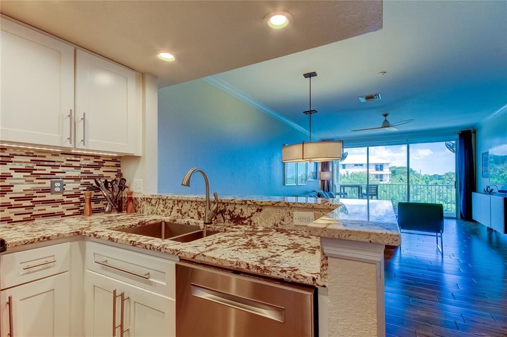 En Venta: $569,000 (3 camas, 3 baños, 1834 Pies cuadrados)