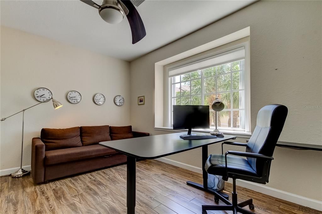 En Venta: $569,000 (3 camas, 3 baños, 1834 Pies cuadrados)