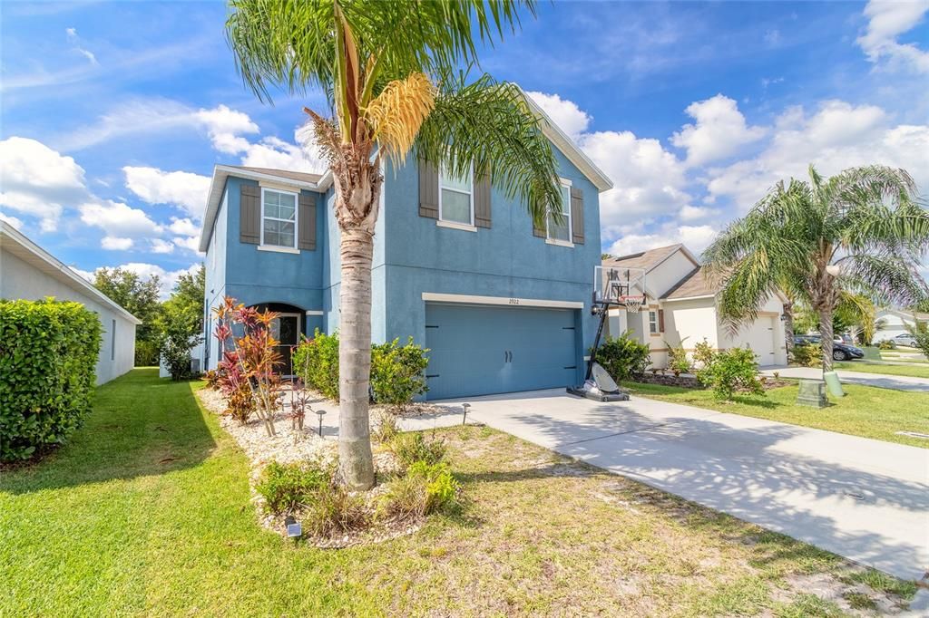 For Sale: $374,900 (4 beds, 2 baths, 2078 Square Feet)