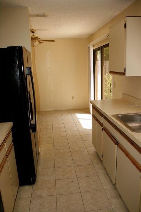 For Sale: $189,000 (2 beds, 2 baths, 972 Square Feet)