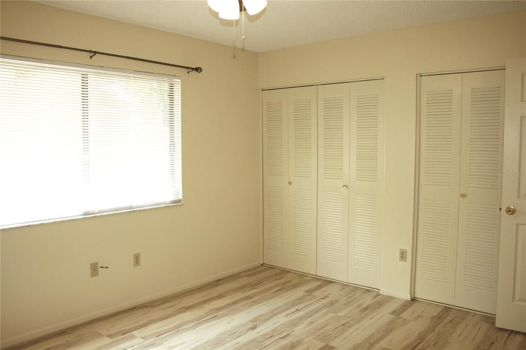 For Sale: $189,000 (2 beds, 2 baths, 972 Square Feet)