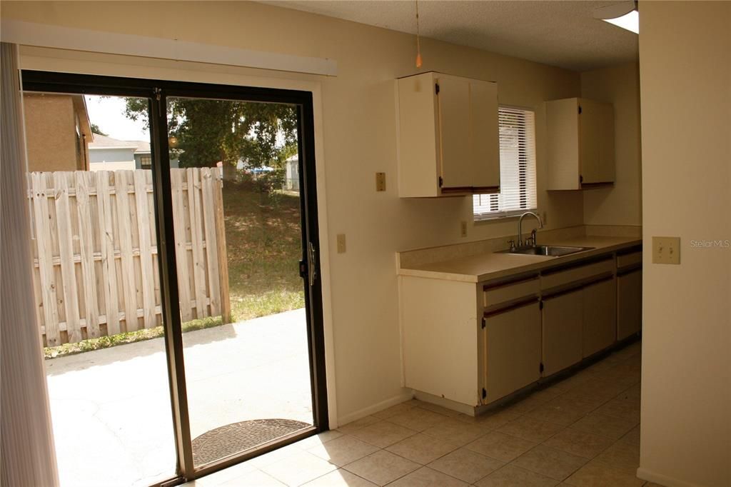 For Sale: $189,000 (2 beds, 2 baths, 972 Square Feet)