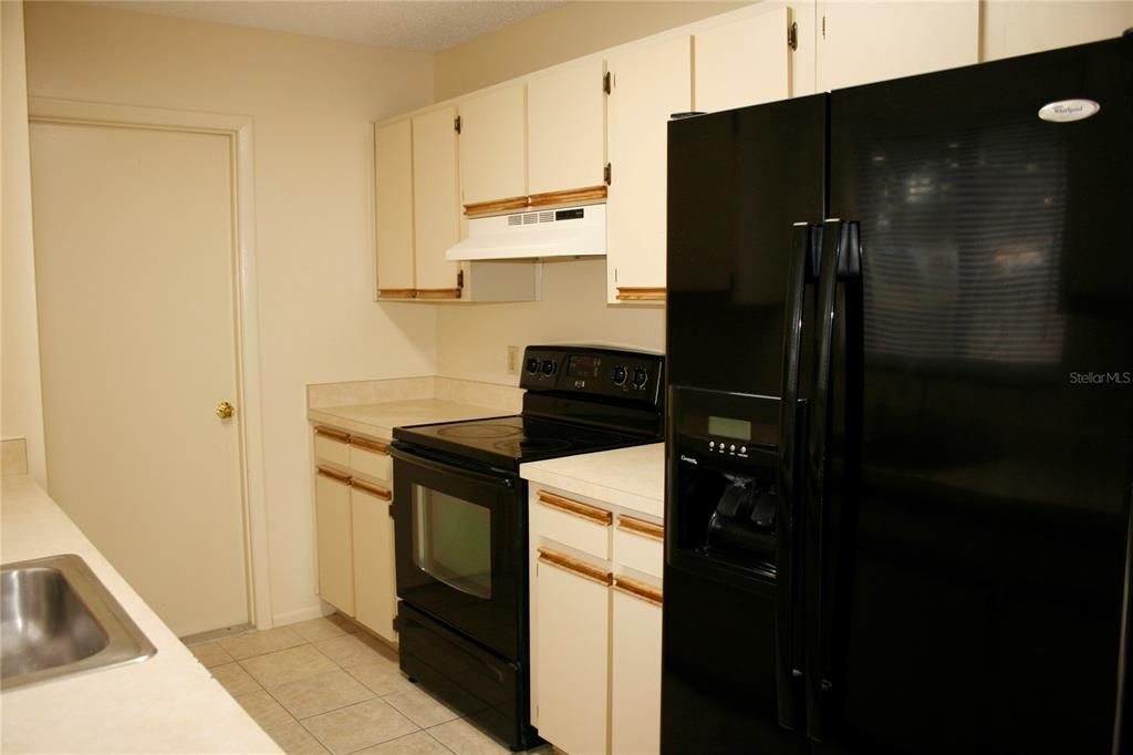 For Sale: $189,000 (2 beds, 2 baths, 972 Square Feet)